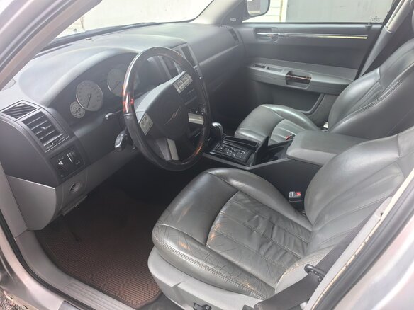 2004 Chrysler 300C I, серебристый, 700000 рублей - вид 4
