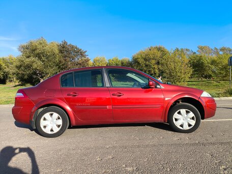 2007 Renault Megane II Рестайлинг, красный, 450000 рублей, вид 3