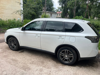 2014 Mitsubishi Outlander III, белый, 1400000 рублей, вид 4