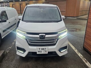2021 Honda Stepwgn Spada V Рестайлинг, белый, 2650000 рублей, вид 4