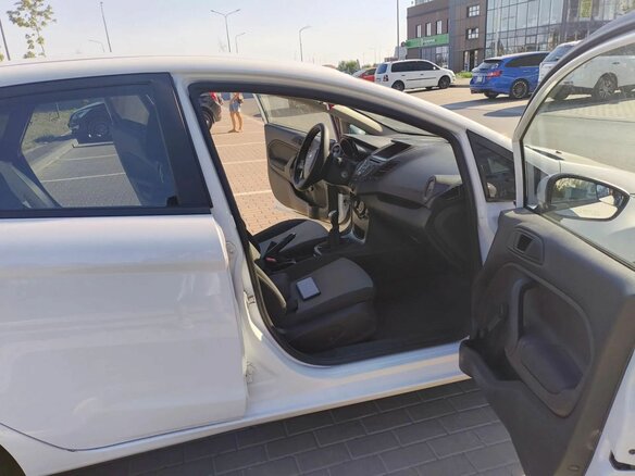 2018 Ford Fiesta Mk6 Рестайлинг, белый, 749000 рублей - вид 3