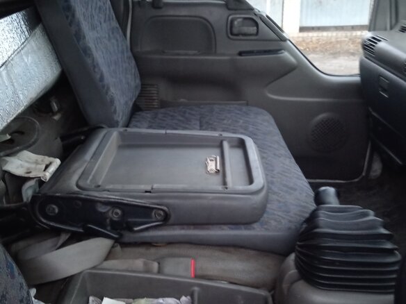 2001 Isuzu Elf (N-series), белый, 1000000 рублей - вид 13