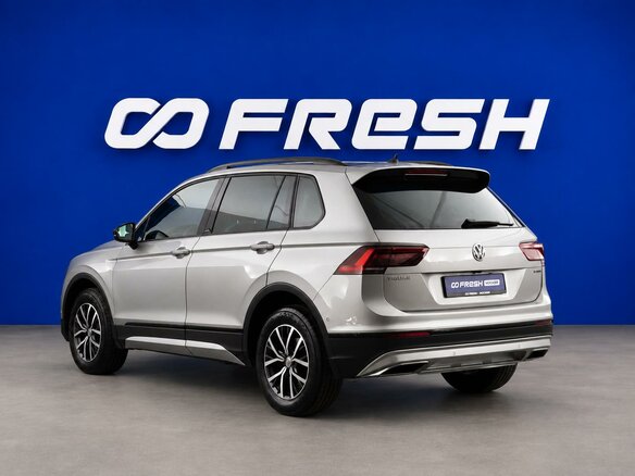 2019 Volkswagen Tiguan II, серебристый, 2255444 рублей - вид 1