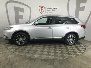 2016 Mitsubishi Outlander III Рестайлинг 2, серебристый, 1700000 рублей, вид 4