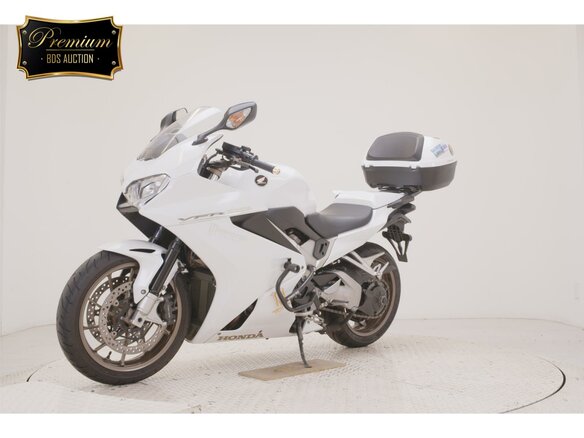 2016 Honda VFR 800, белый - вид 3
