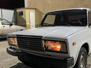 2004 Lada (ВАЗ) 2107, белый, 265000 рублей, вид 4