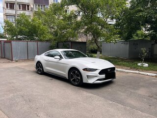 2018 Ford Mustang VI Рестайлинг, белый, 1500000 рублей, вид 3