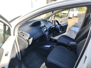 2010 Toyota Vitz II (XP90), белый, 650000 рублей, вид 5