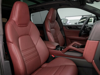 2025 Porsche Cayenne GTS III Рестайлинг, серый, 25970000 рублей, вид 2