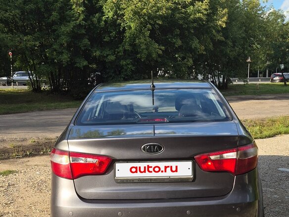 2012 Kia Rio 5-speed III, серый, 850000 рублей - вид 4