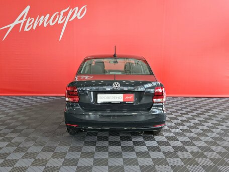 2018 Volkswagen Polo V Рестайлинг, серый, 929000 рублей, вид 4