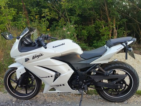2011 Kawasaki Ninja 250R, белый, 315000 рублей, вид 4