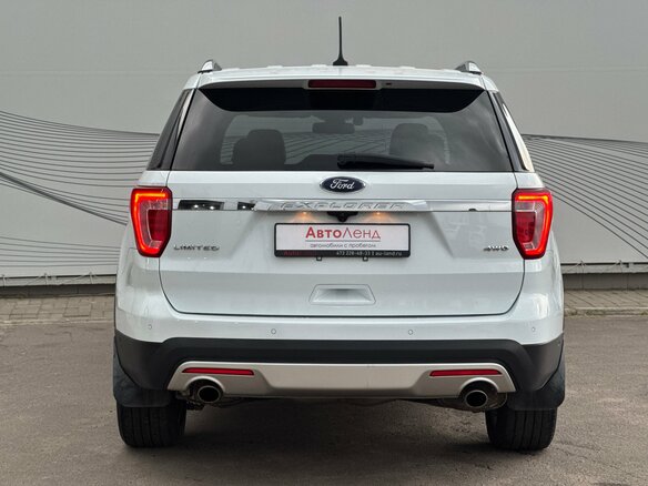 2017 Ford Explorer V Рестайлинг 2, белый, 2700000 рублей - вид 6