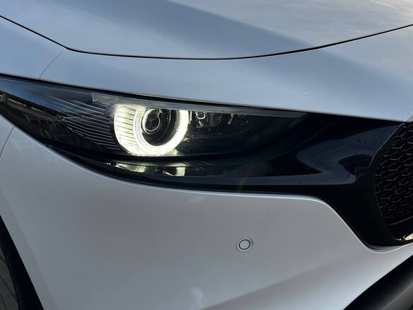 2026 Mazda 3 IV (BP), белый, 3600000 рублей - вид 4