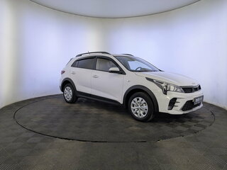 2022 Kia Rio X IV Рестайлинг, белый, 1770000 рублей, вид 3