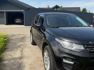 2017 Land Rover Discovery Sport I, чёрный, 1900000 рублей, вид 3