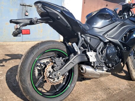 2024 Kawasaki Ninja 650, чёрный, 794381 рублей, вид 3