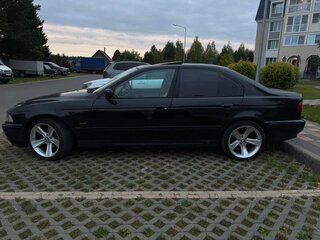2001 BMW 5 серии 525i IV (E39) Рестайлинг, чёрный, 950000 рублей, вид 4