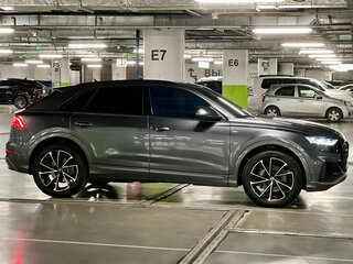 2018 Audi Q8 55 TFSI I (4M), чёрный, 5800000 рублей, вид 3