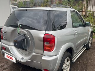 2002 Toyota RAV4 II (XA20), серебристый, 750000 рублей, вид 4