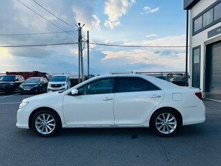 2012 Toyota Camry VII (XV50), белый, 1899000 рублей, вид 3