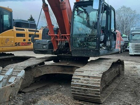 2019 Hitachi ZX300, оранжевый, 9433500 рублей, вид 3