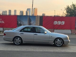 1997 Mercedes-Benz E-Класс AMG 50 AMG II (W210, S210), серебристый, 1200000 рублей, вид 4