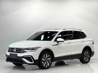 2022 Volkswagen Tiguan II Рестайлинг, белый, 2650000 рублей, вид 1