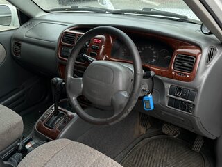1998 Suzuki Escudo II, белый, 810000 рублей, вид 5