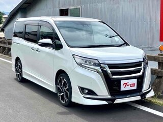 2019 Toyota Noah III (R80) Рестайлинг, белый, 2990000 рублей, вид 5