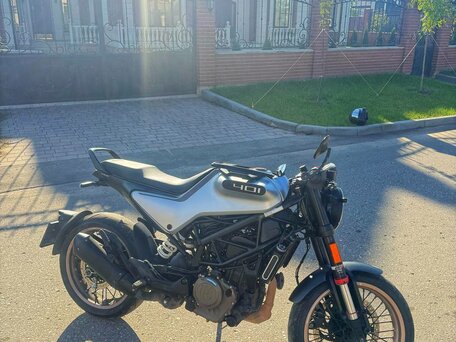 2021 Husqvarna Vitpilen 401, серебристый, 400000 рублей, вид 3