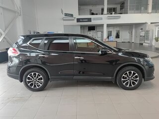 2017 Nissan X-Trail III, чёрный, 1550000 рублей, вид 4
