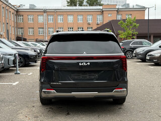 2026 Kia Carnival IV Рестайлинг, чёрный, 7390000 рублей, вид 4