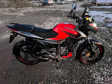 2021 Bajaj Pulsar NS 125, красный, 110000 рублей, вид 2