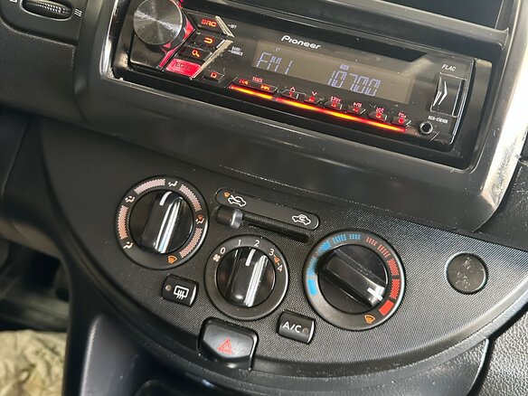 2013 Nissan Note I Рестайлинг, чёрный, 740000 рублей - вид 33