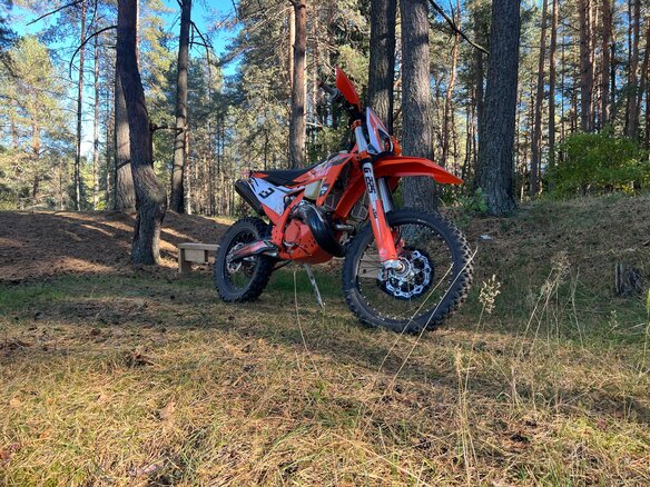 2024 KTM 300 EXC, оранжевый, 850000 рублей - вид 2