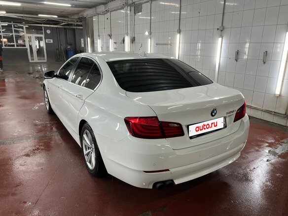 2012 BMW 5 серии 528i xDrive VI (F10/F11/F07), белый, 1950000 рублей - вид 13