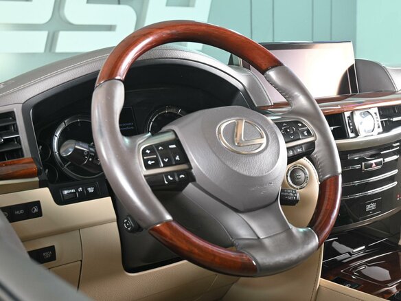 2017 Lexus LX 570 III Рестайлинг 2, белый, 5799000 рублей - вид 12