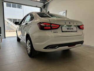 2026 Lada (ВАЗ) Vesta I Рестайлинг (NG), белый, 1581000 рублей, вид 4
