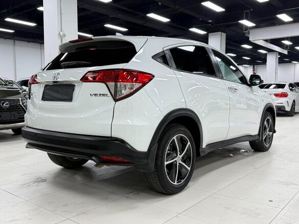 2022 Honda Vezel I Рестайлинг, белый, 1340000 рублей - вид 3