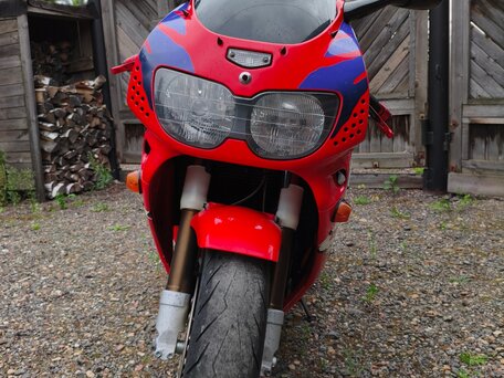1995 Honda CBR 900RR Fireblade, белый, 360000 рублей, вид 3
