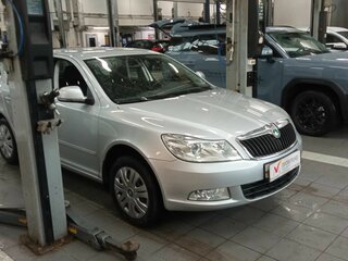 2012 Skoda Octavia II (A5) Рестайлинг, серебристый, 830000 рублей, вид 2