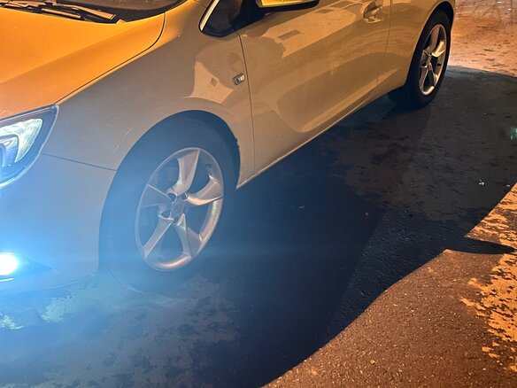 2012 Opel Astra GTC J Рестайлинг, жёлтый, 900000 рублей - вид 9