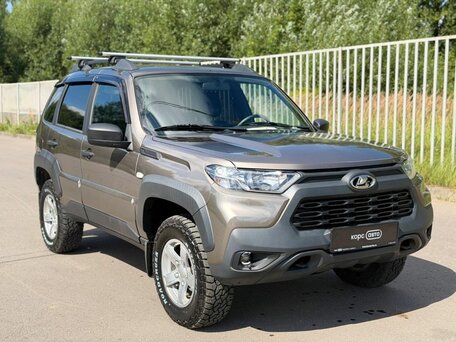 2024 Lada (ВАЗ) Niva Travel I, коричневый, 1177000 рублей, вид 1