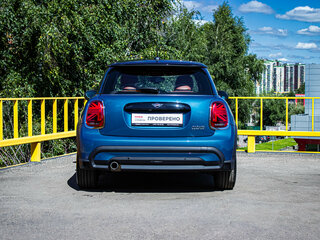 2021 Mini Hatch Cooper III (F55/F56) Рестайлинг 2, синий, 2799000 рублей, вид 5