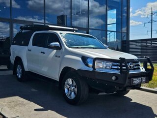 2018 Toyota Hilux VIII, белый, 2430000 рублей, вид 3