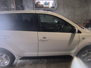 2002 Toyota Ist I, белый, 500000 рублей, вид 2