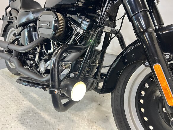 2017 Harley-Davidson Fat Boy, чёрный, 960000 рублей - вид 15