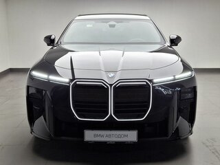 2026 BMW 7 серии 740 xDrive VII (G70) Рестайлинг, чёрный, 28990000 рублей, вид 4