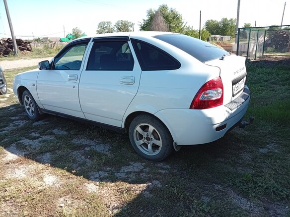 2010 Lada (ВАЗ) Priora I, белый, 317000 рублей - вид 1